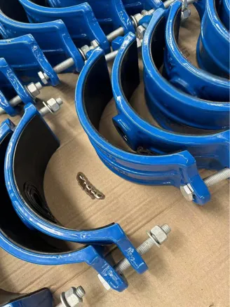 Седловидный зажим из ковкого чугуна из ПВХ